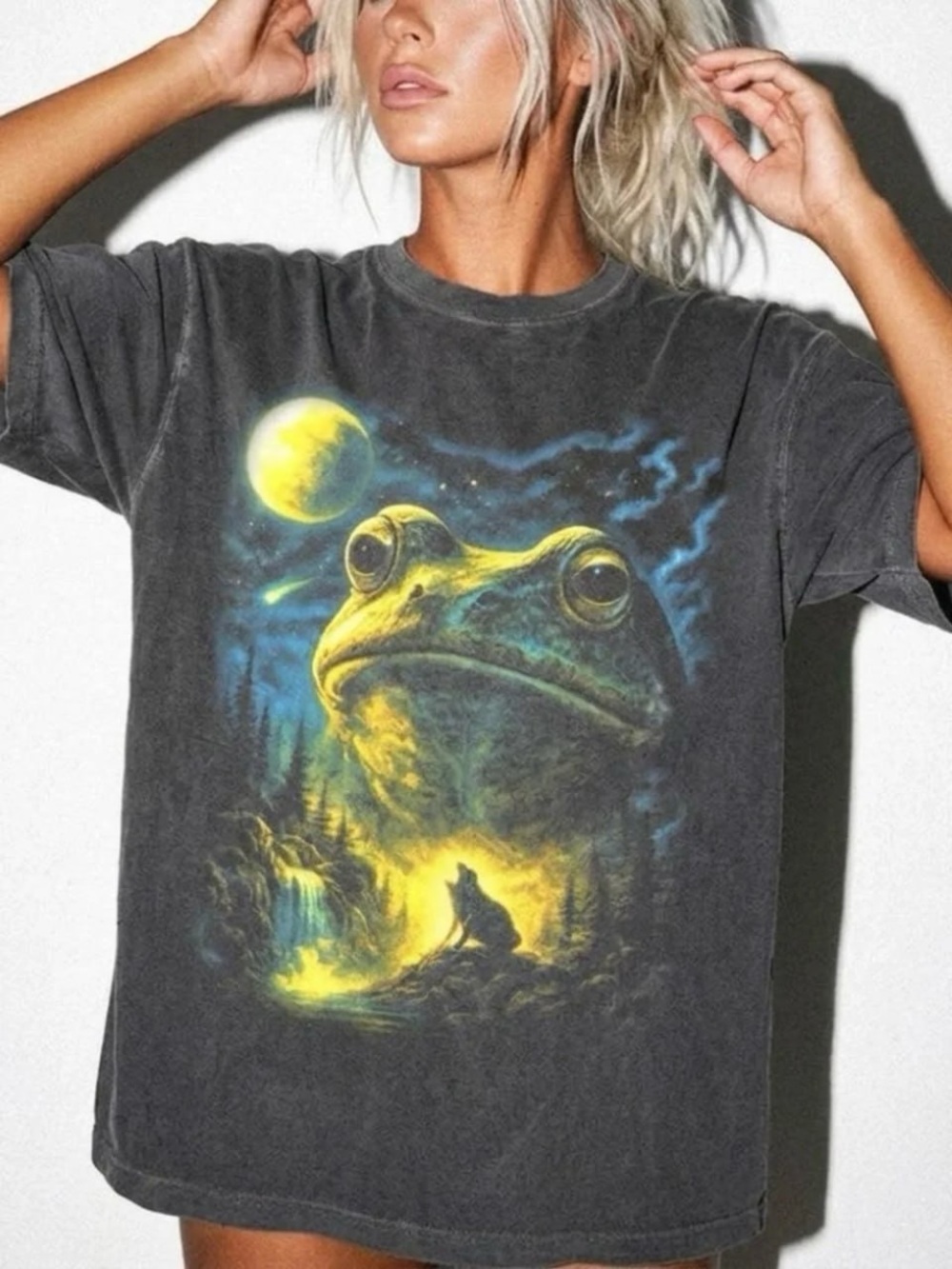 Comfort Color pepper Short-Sleeve Tee with Yellow & Blue Frog Graphic